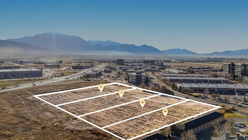 View of property location featuring a mountainous background and property parcel outlined