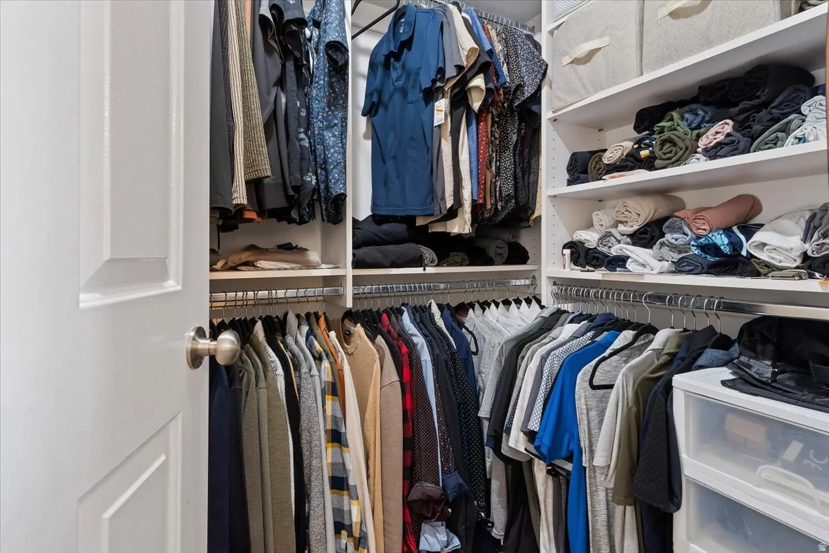 View of walk in closet