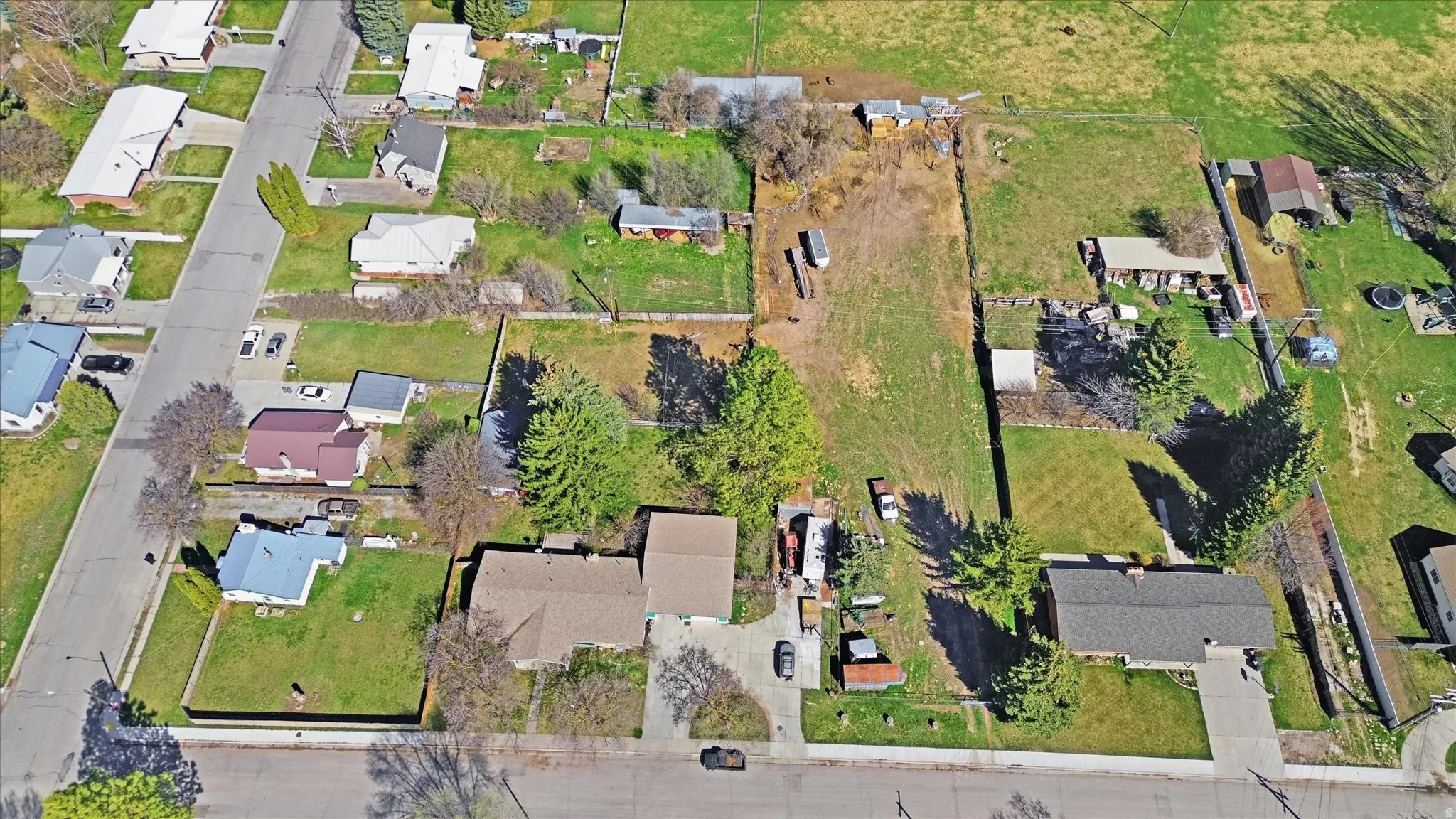 Aerial perspective of property and surrounding area