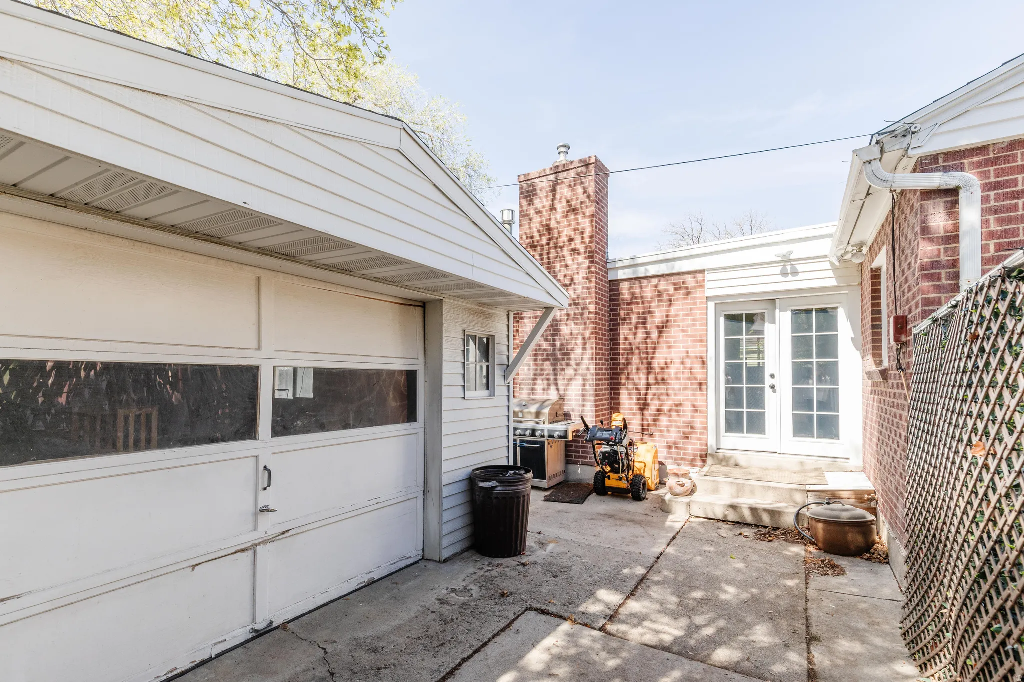 View of backdoor area