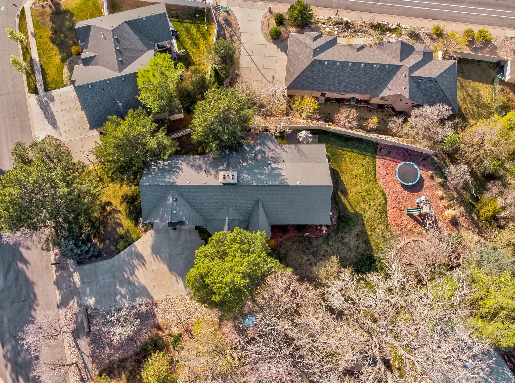 Aerial view of property and surrounding area