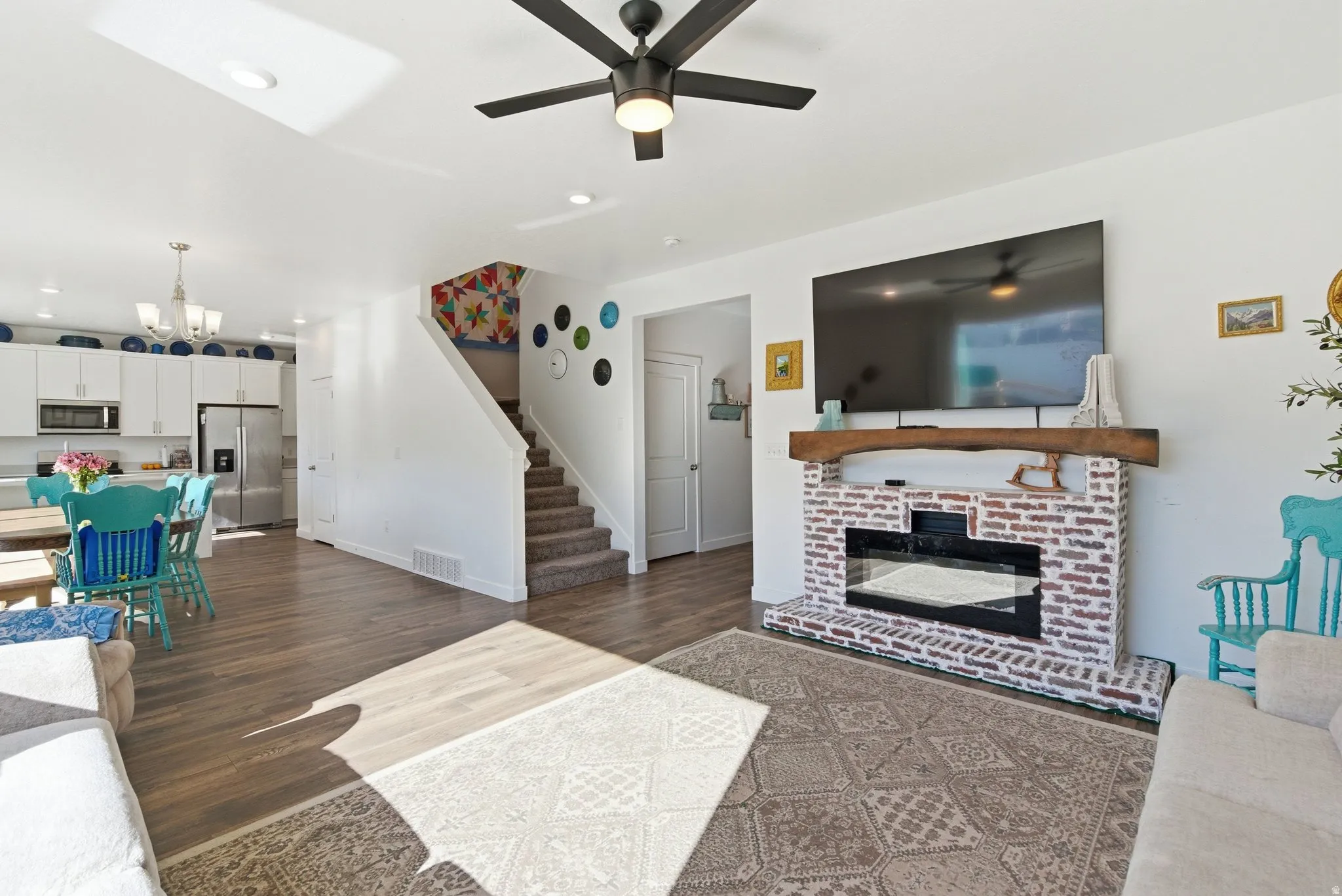 Family room to kitchen