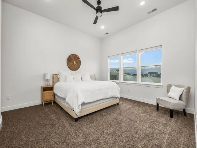 Primary bedroom with en' suite and walk in closet.