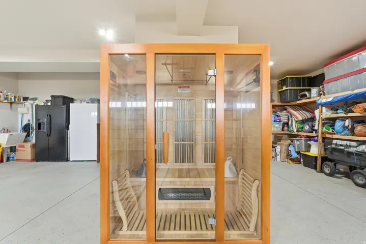 Sauna with concrete floors