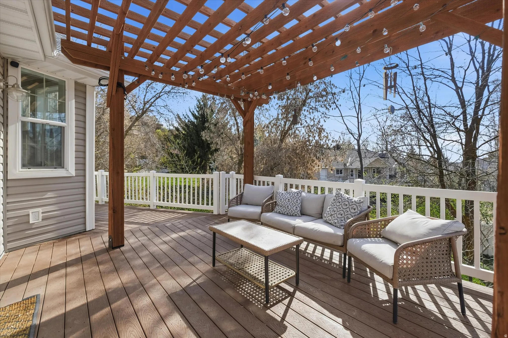 Deck featuring an outdoor hangout area