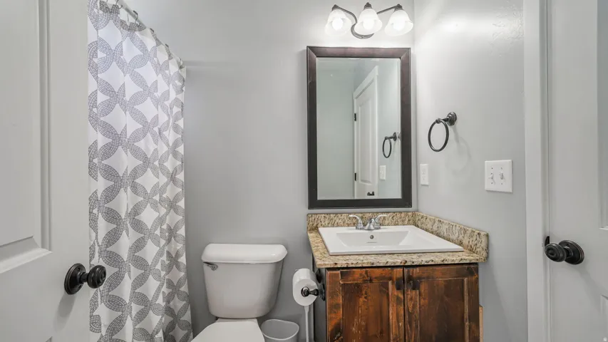 Upper floor bathroom
