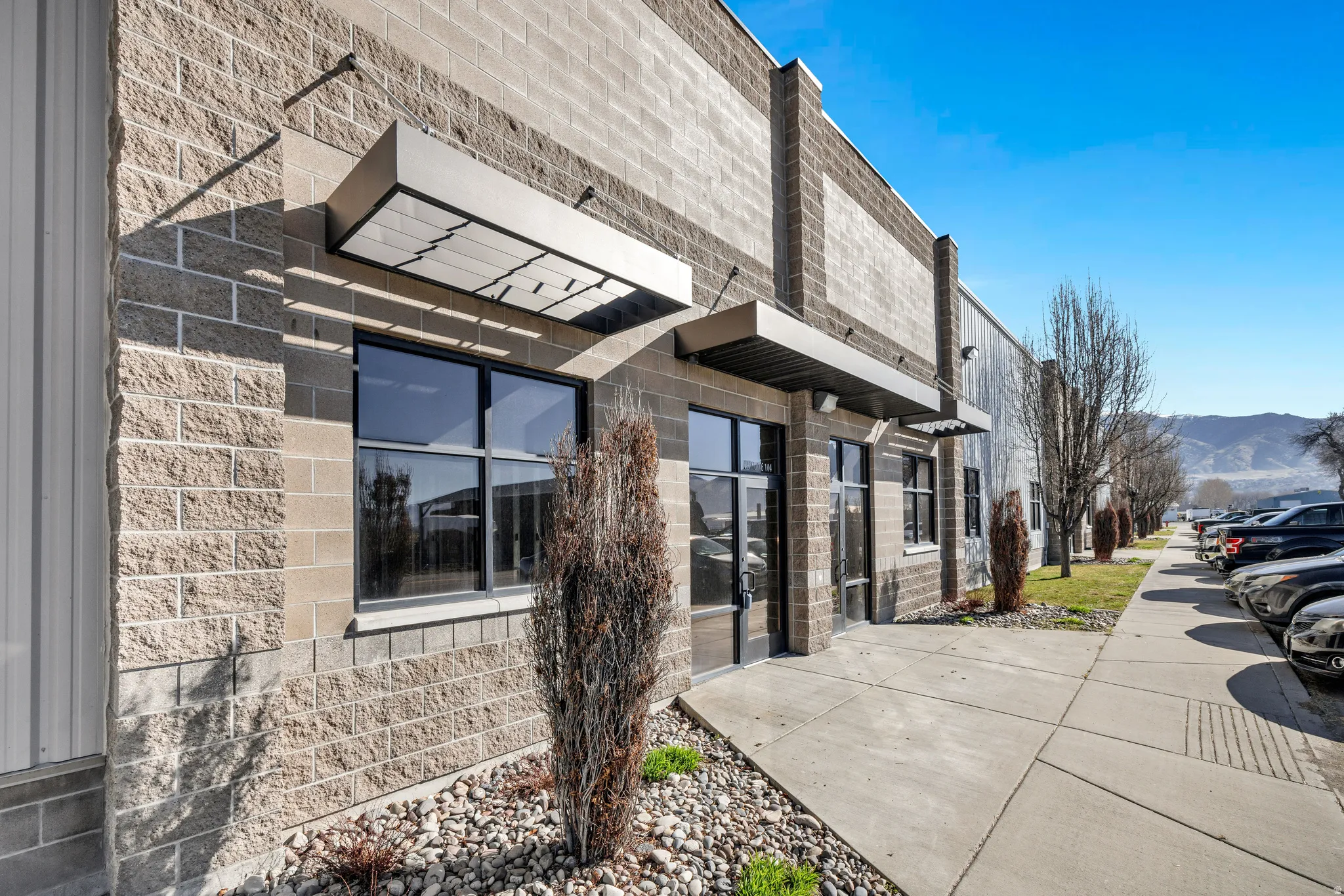 Property entrance with a mountain view