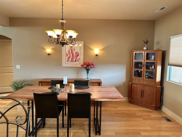 Plenty of space for a larger dining table