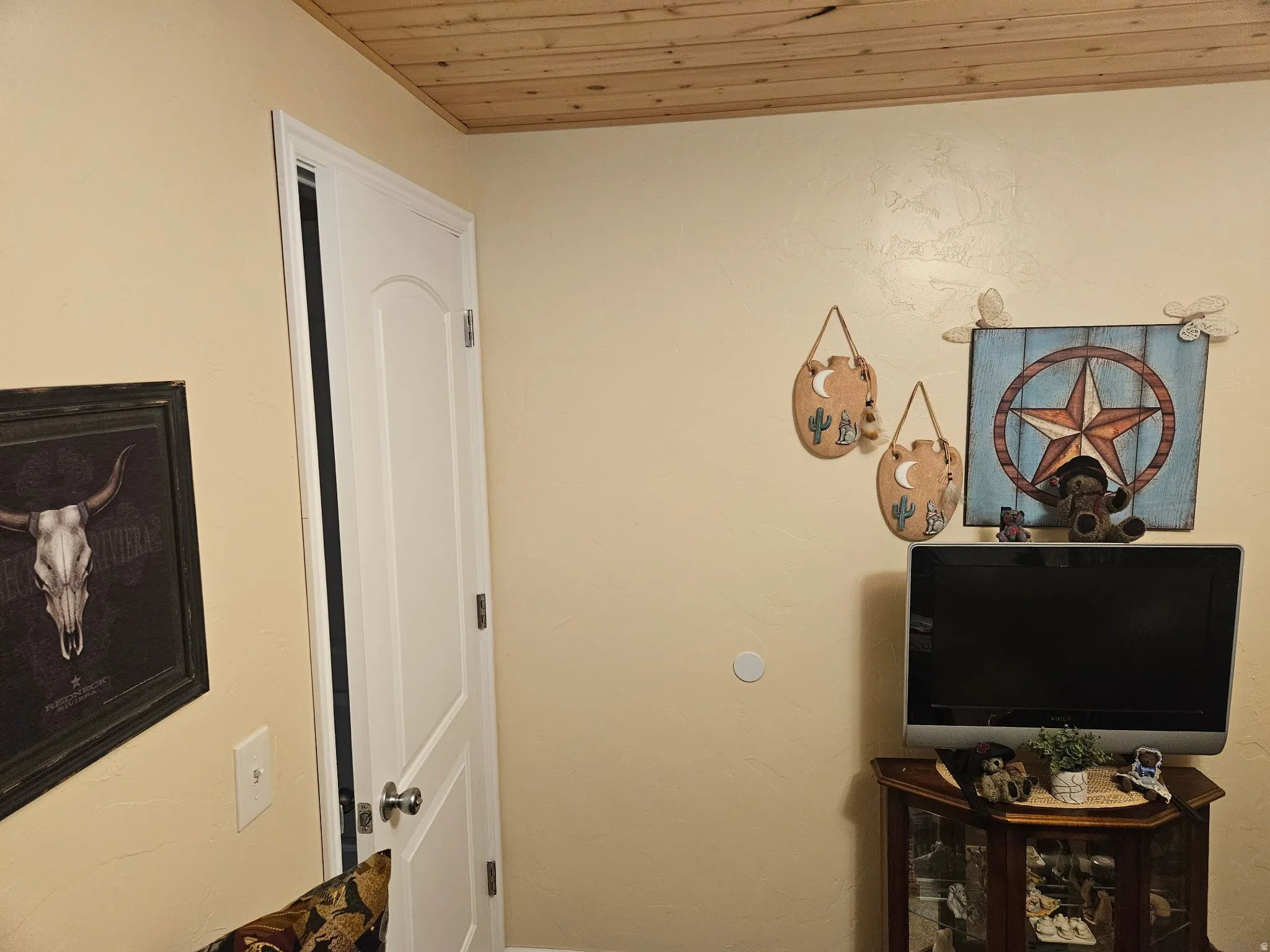Detailed view of wood ceiling