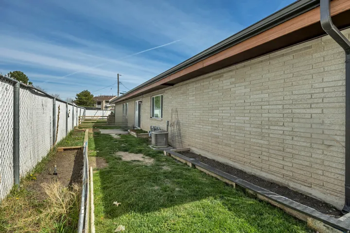 Yard for Unit 1