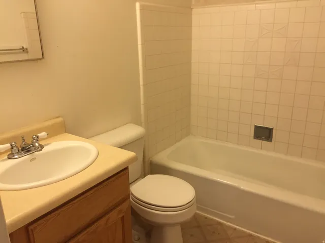 Unit 4 Bathroom