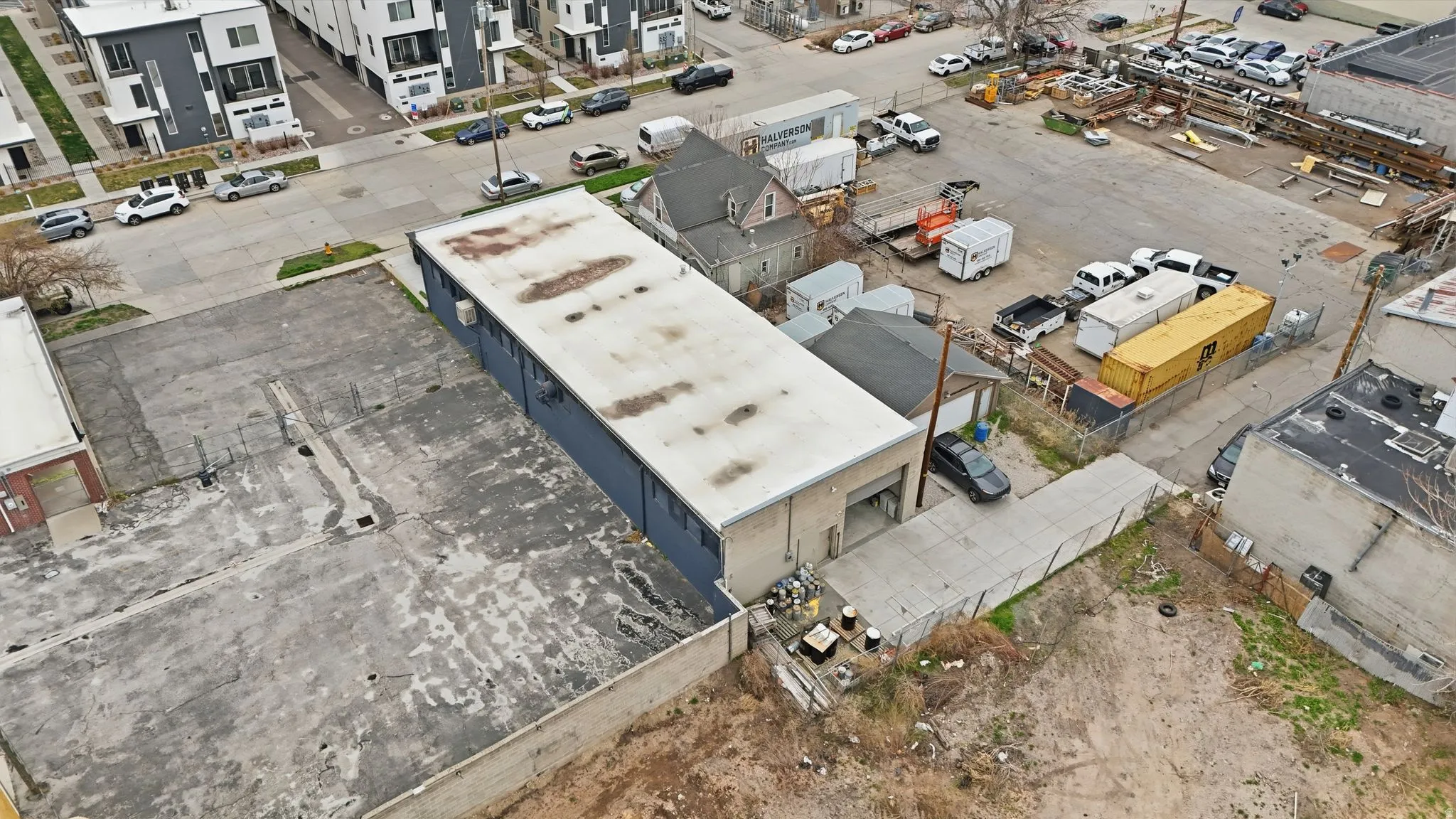 Aerial view of property and surrounding area