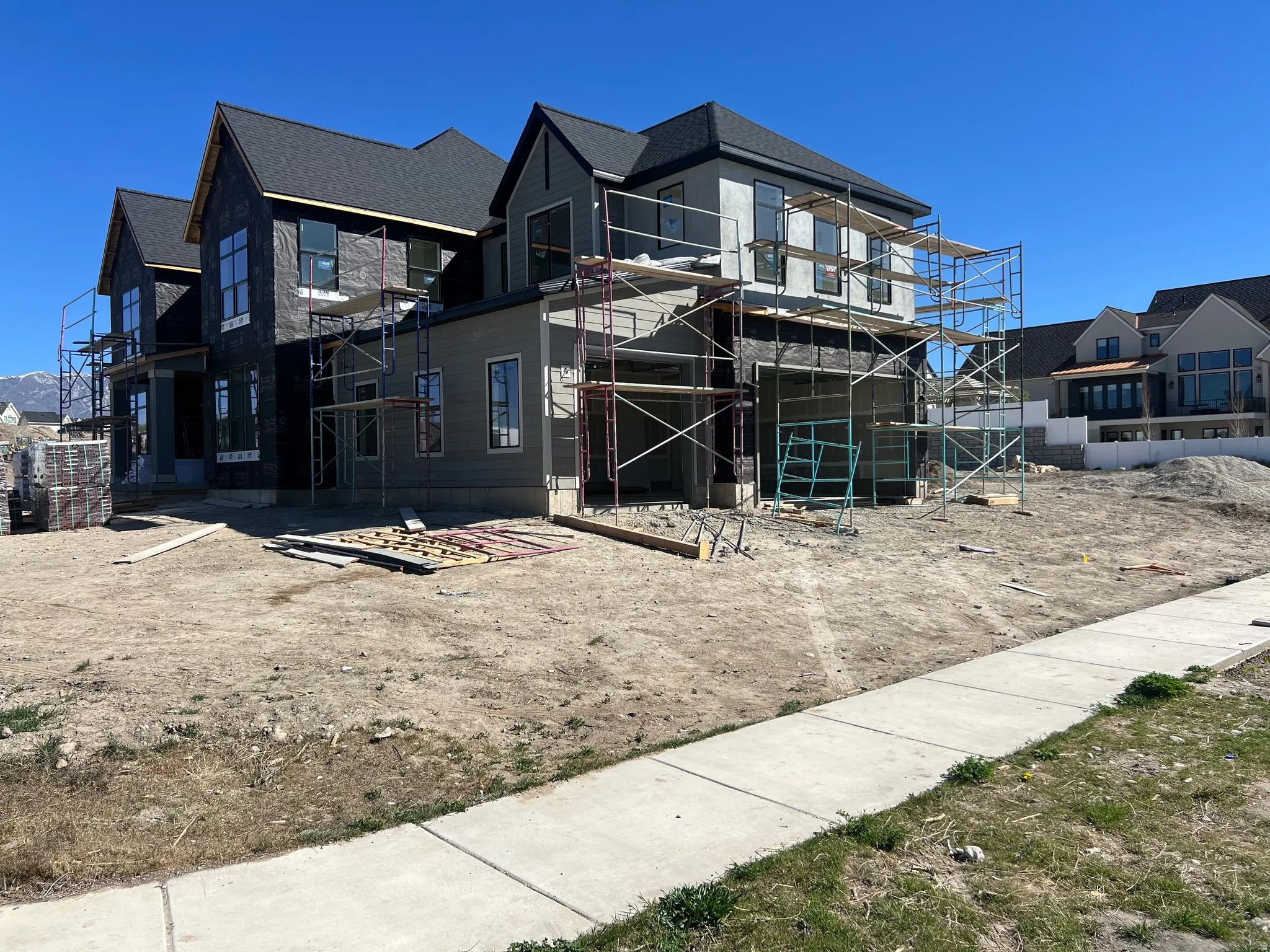 View of front facade featuring a residential view