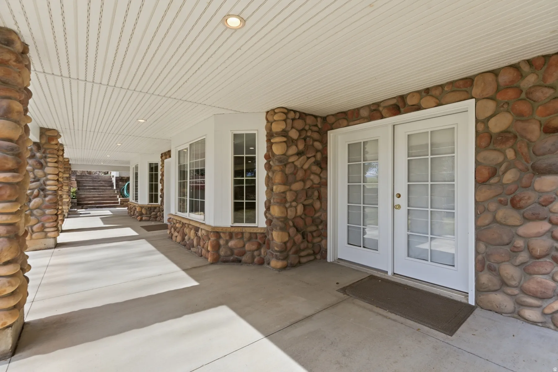 Walkout Covered patio
