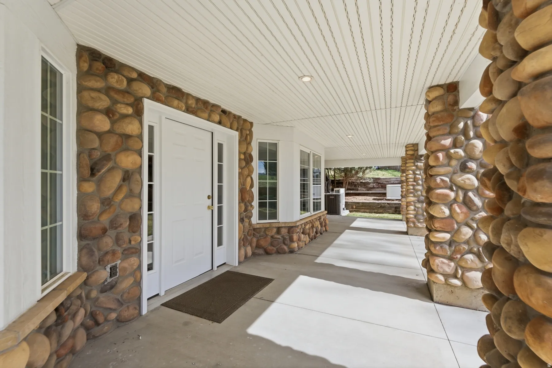 Walkout Covered patio