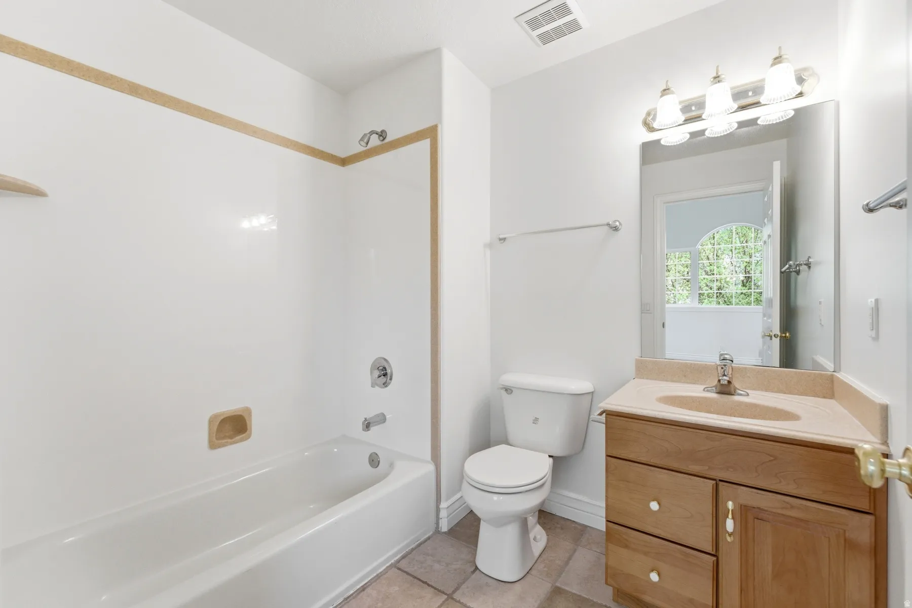This bathroom is ensuite with the second upstairs Bedroom.
