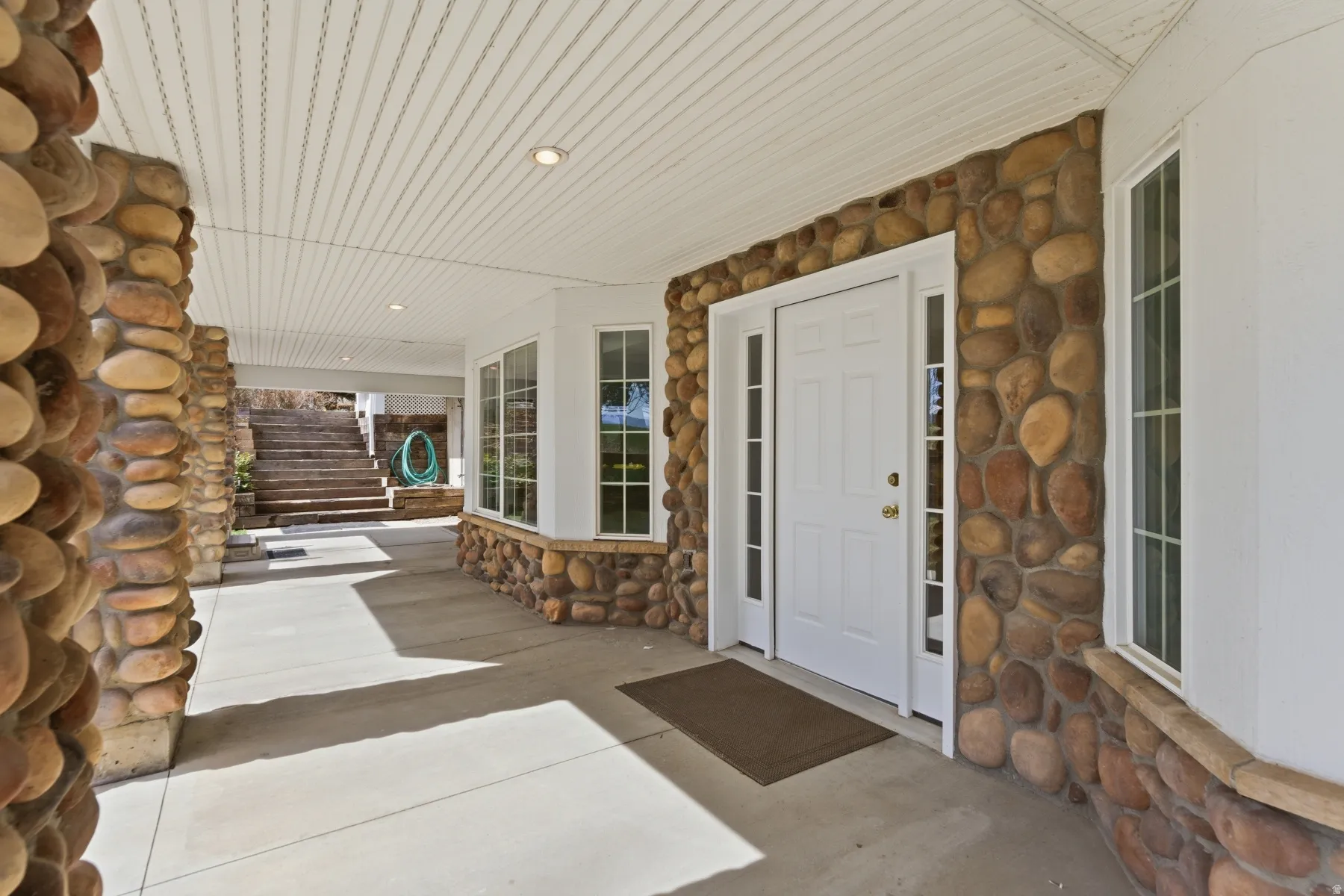 Walkout Covered patio