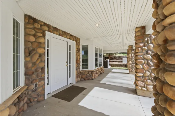Walkout Covered patio