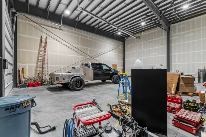 Hangar D9