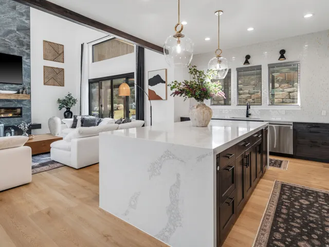 6861 E Summit Peak Cir, Huntsville, Utah 84317