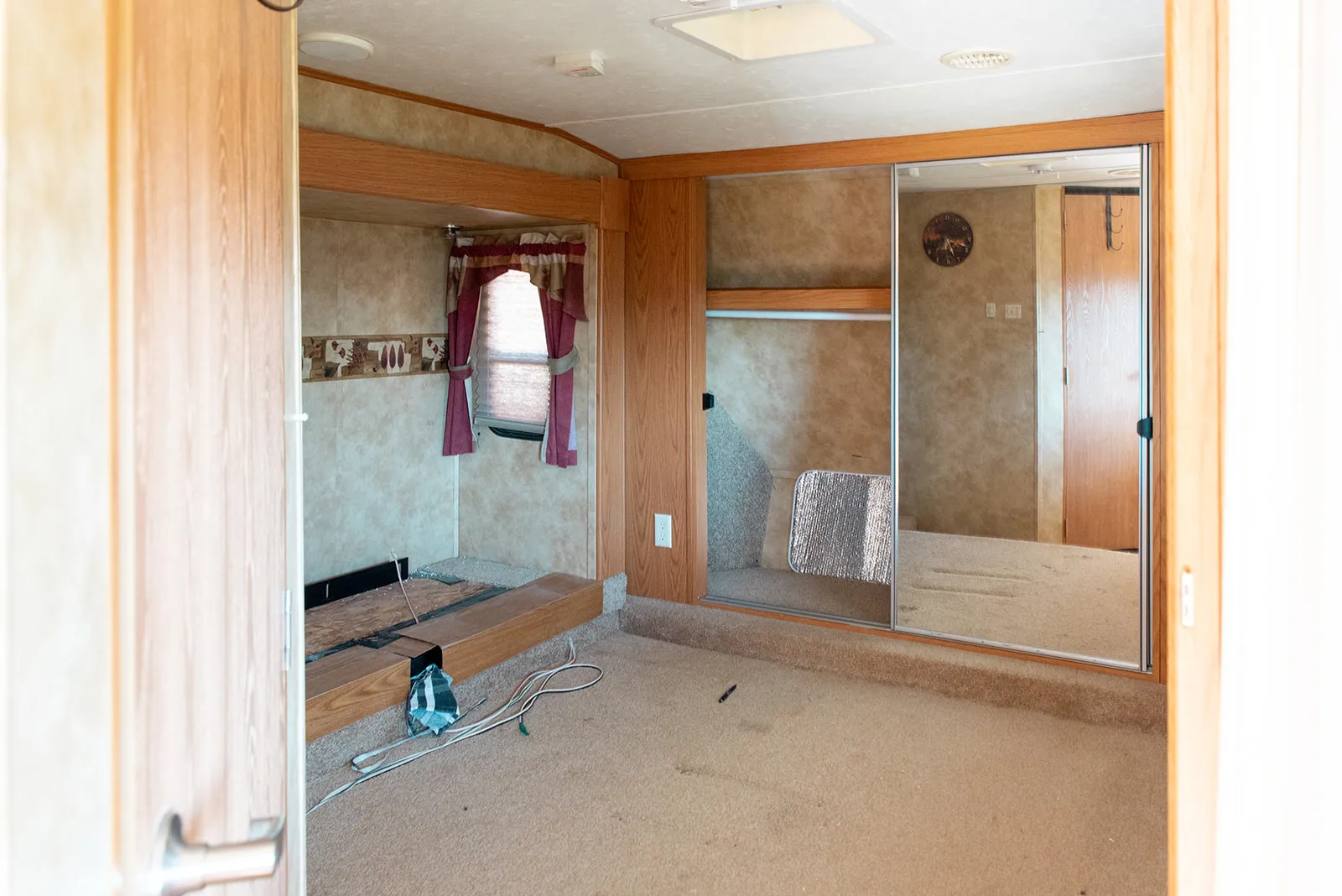 Full bath featuring carpet and a walk in shower