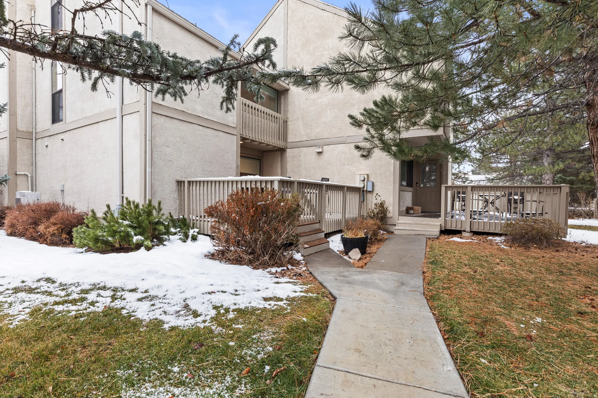 View of apartment building / complex
