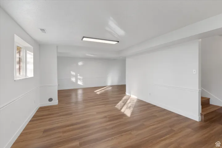Open room with many possibilities