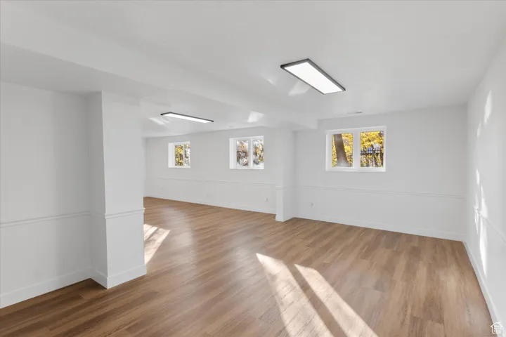 Open room with many possibilities