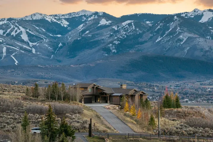 8833 Highfield Rd, Park City, Utah 84098