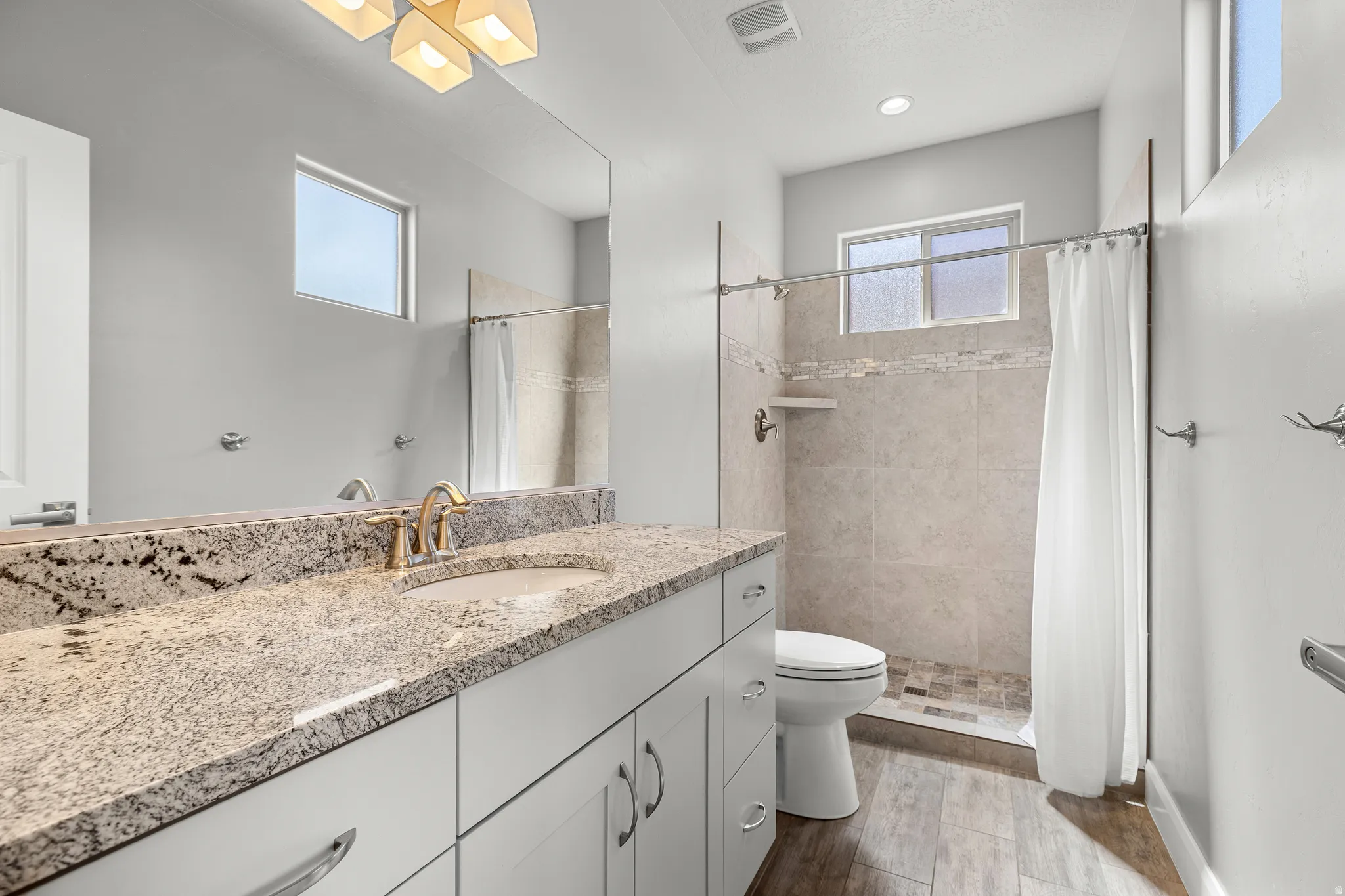 Private Ensuite Bathroom for Bedroom 4 with Shower