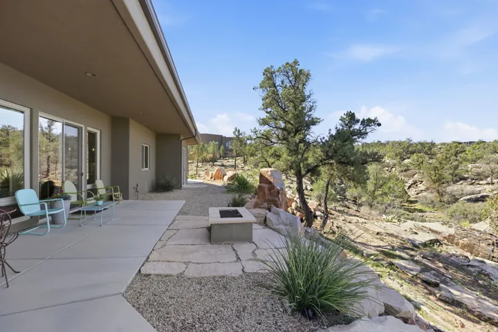 371 N Pinion Hills Dr, Dammeron Valley, Utah 84783