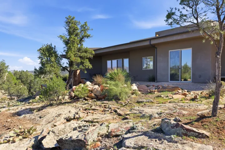 371 N Pinion Hills Dr, Dammeron Valley, Utah 84783