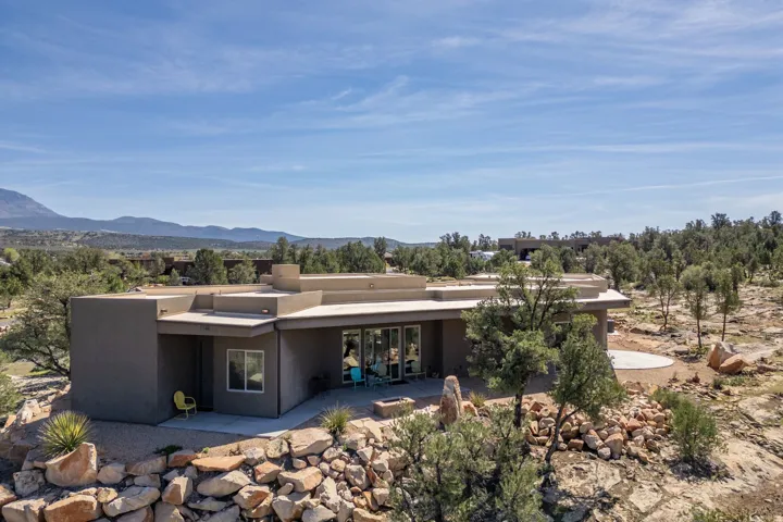 371 N Pinion Hills Dr, Dammeron Valley, Utah 84783