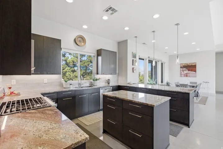 371 N Pinion Hills Dr, Dammeron Valley, Utah 84783
