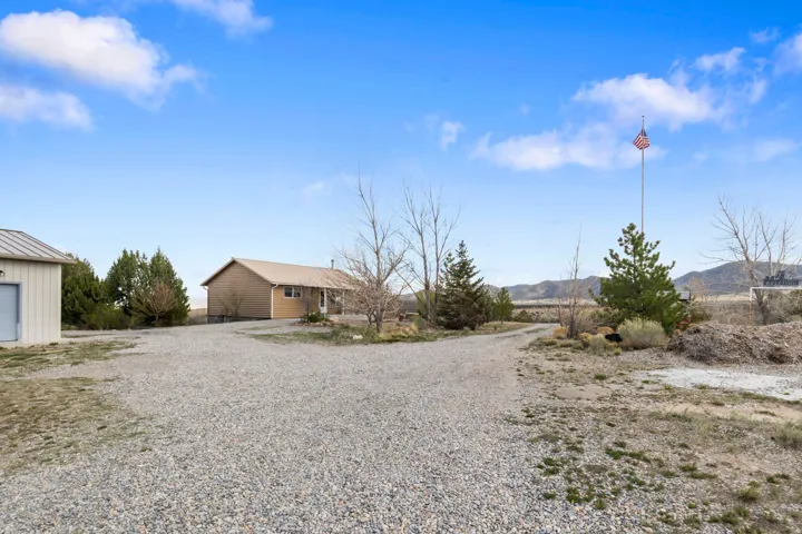 View of dirt / gravel driveway