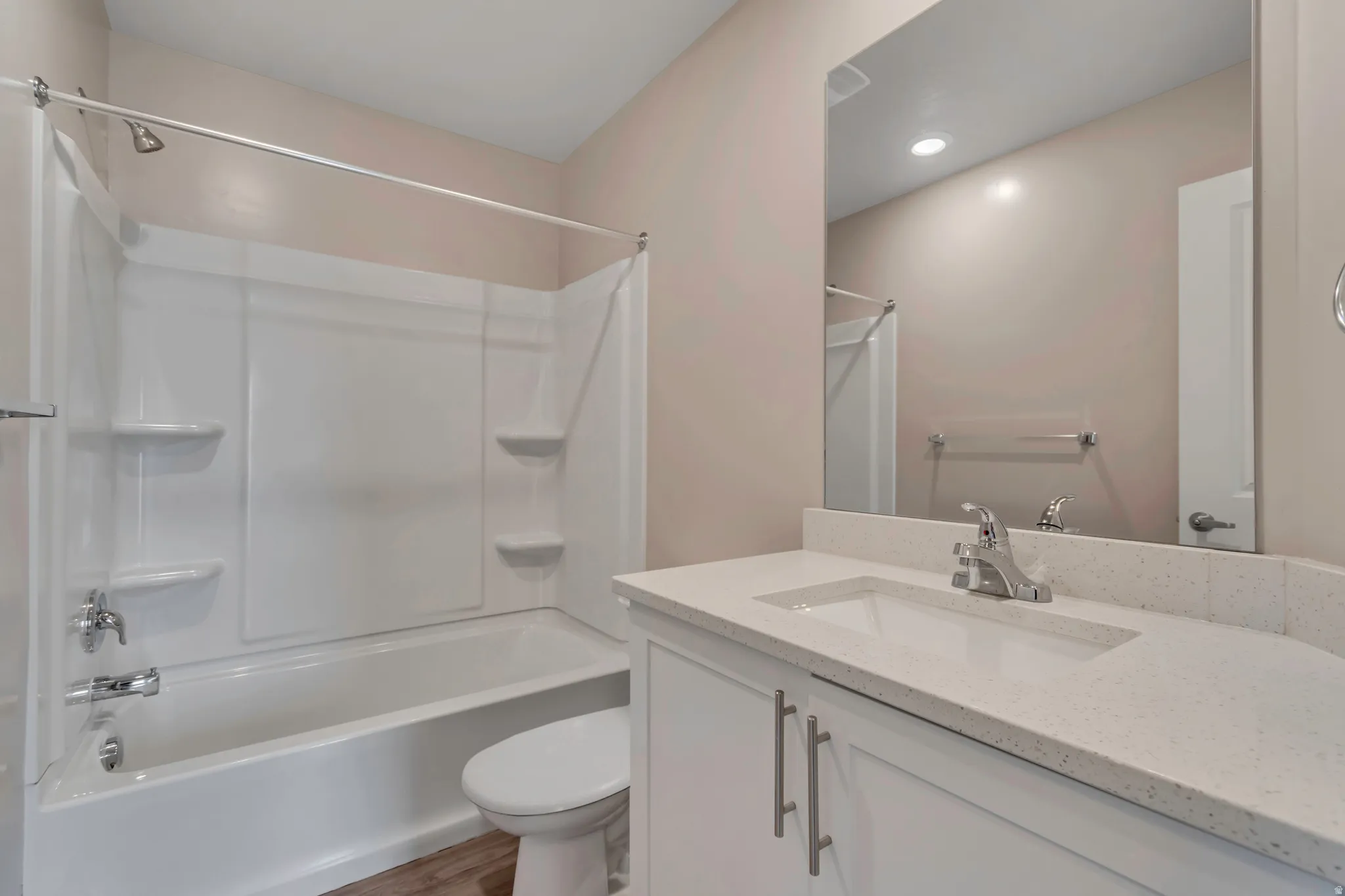 Full guest bathroom.