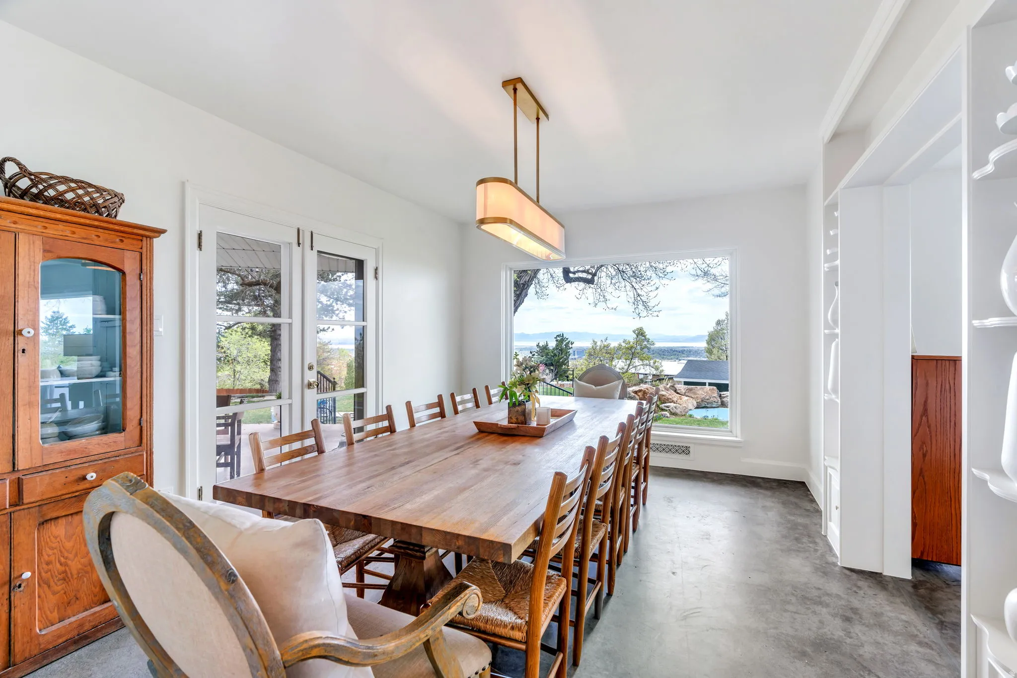 Formal dining room