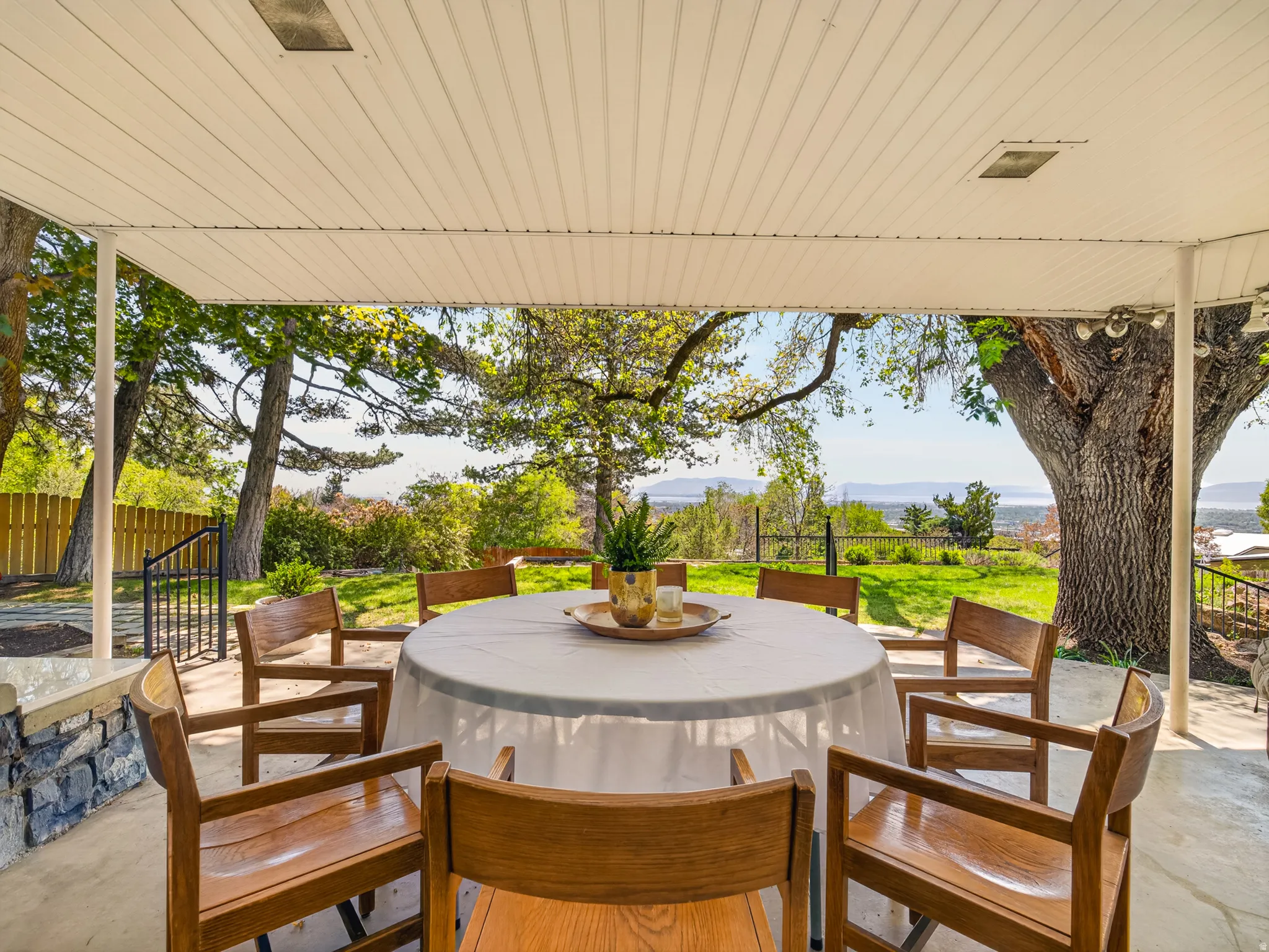 Enjoy amazing lake views while dining