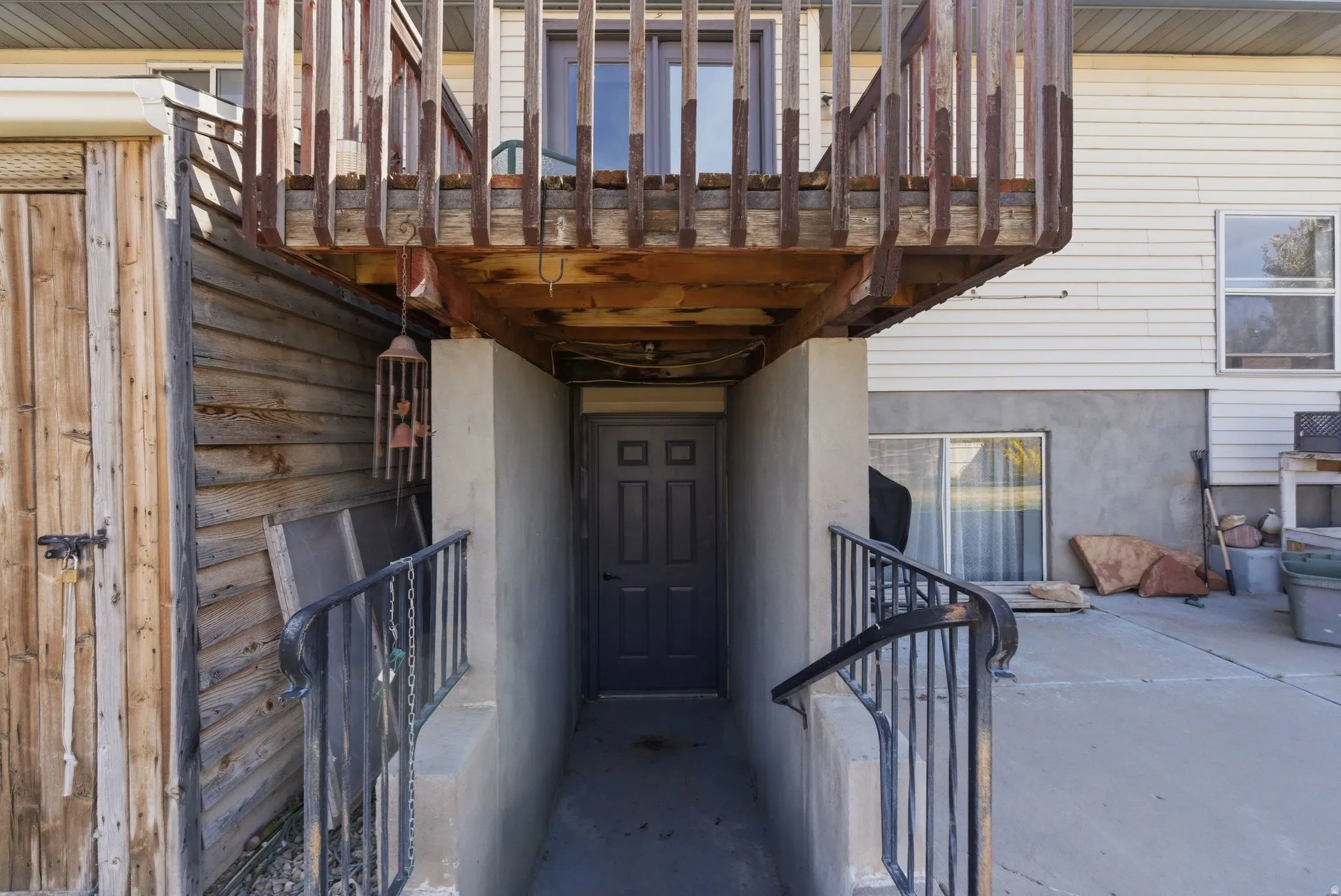 Back entrance to the family room.  Easy access for hauling in the wood to the stove just inside the door.