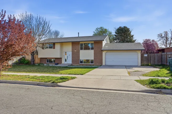 Front view of home.