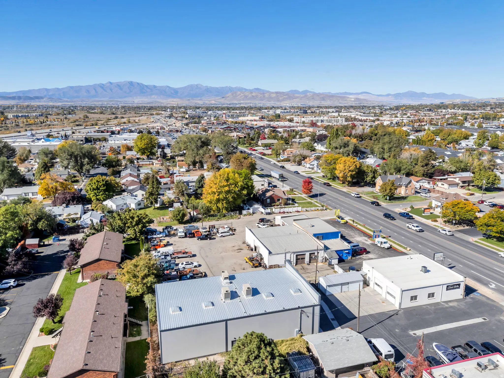 Bird's eye view of a mountainous background