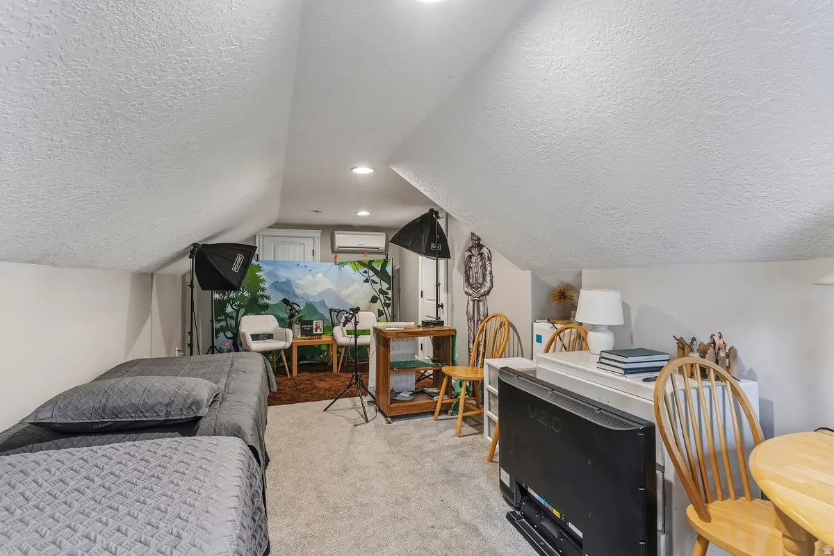 Loft/Bedroom/ADU