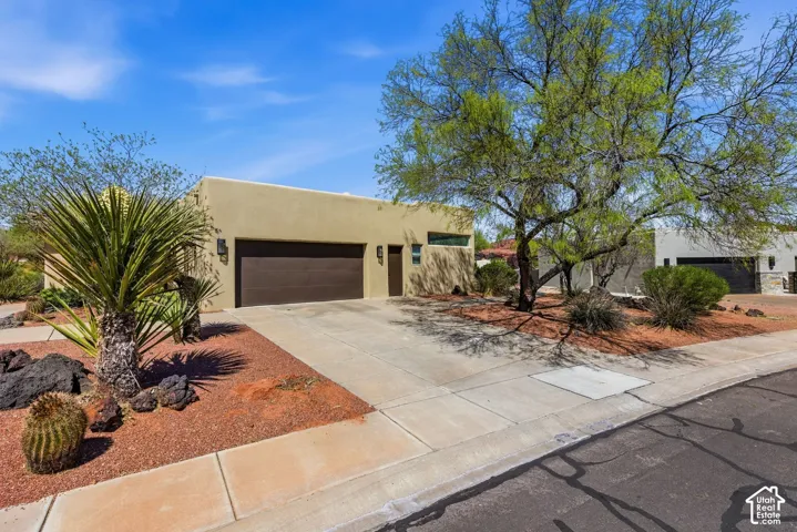 30 W Bedrock Cir, Santa Clara, Utah 84765