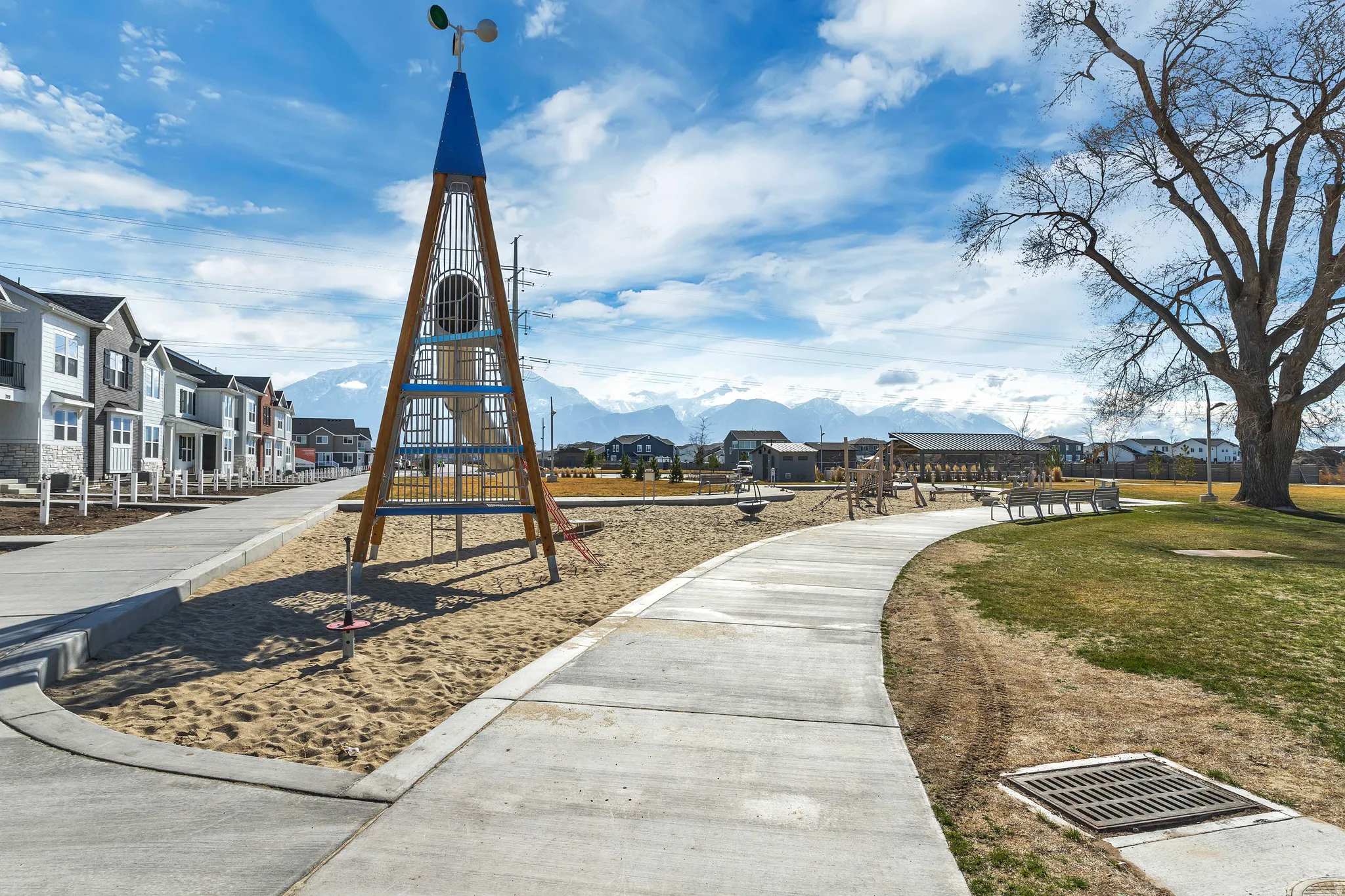 Surrounding community featuring a residential view