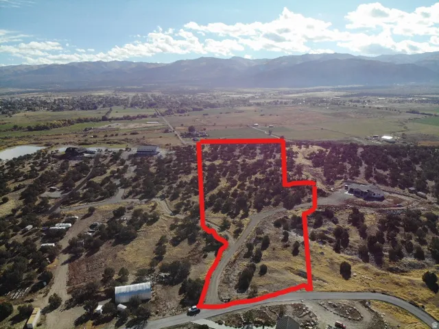 Estimated property boundary lines
