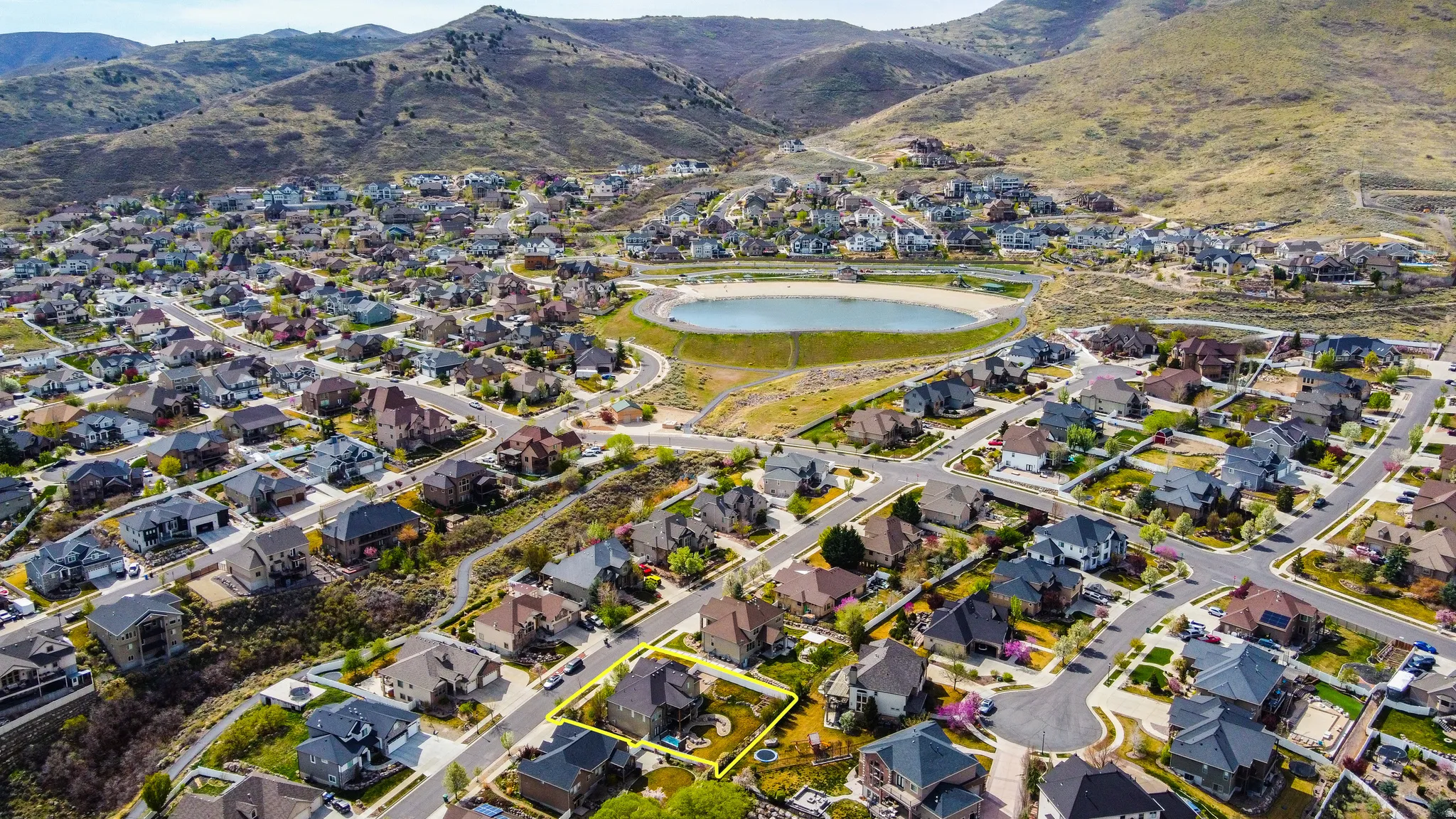 Just in case the swim spa wasn't enough water for you, just hike up the street for a dip in Blackridge Reservoir ("Reservoir" is French for "Large water storage basin" and they pronounce it "ray-zair-vwar.")