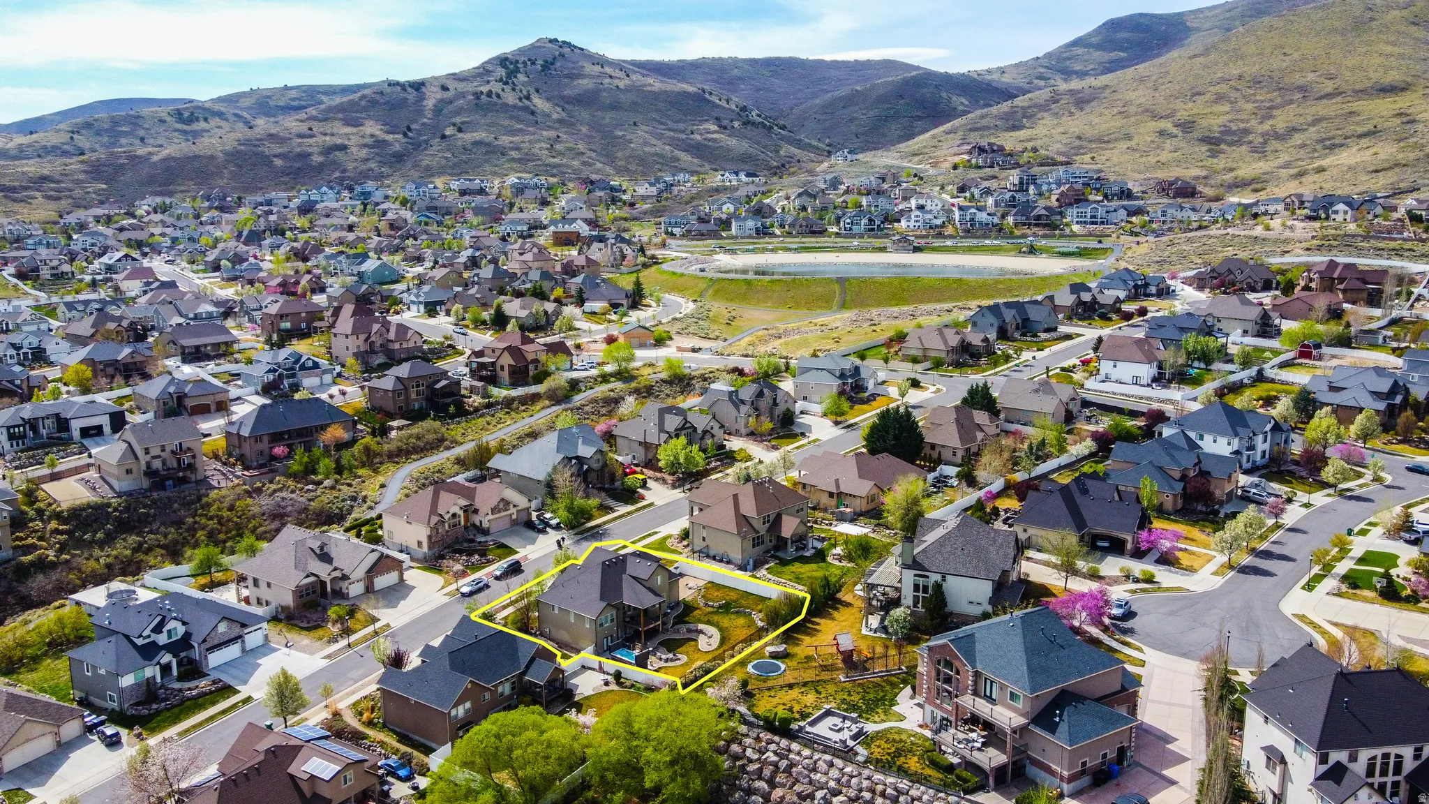 Again, yellow line for convenience. Not included with the home. What *is* included? AN ENTIRE TRAIL SYSTEM through the Herriman Mountains. Hiking. Biking. Just tooling around.