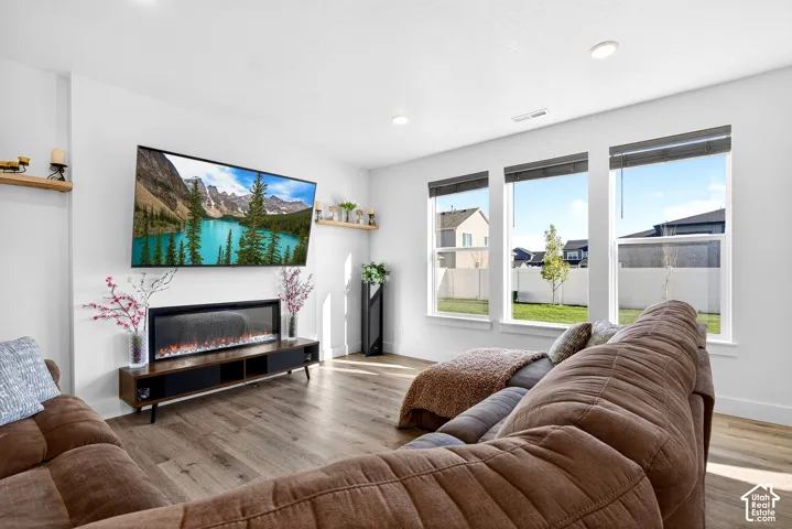 2429 W 2900 N, Farr West, Utah 84404