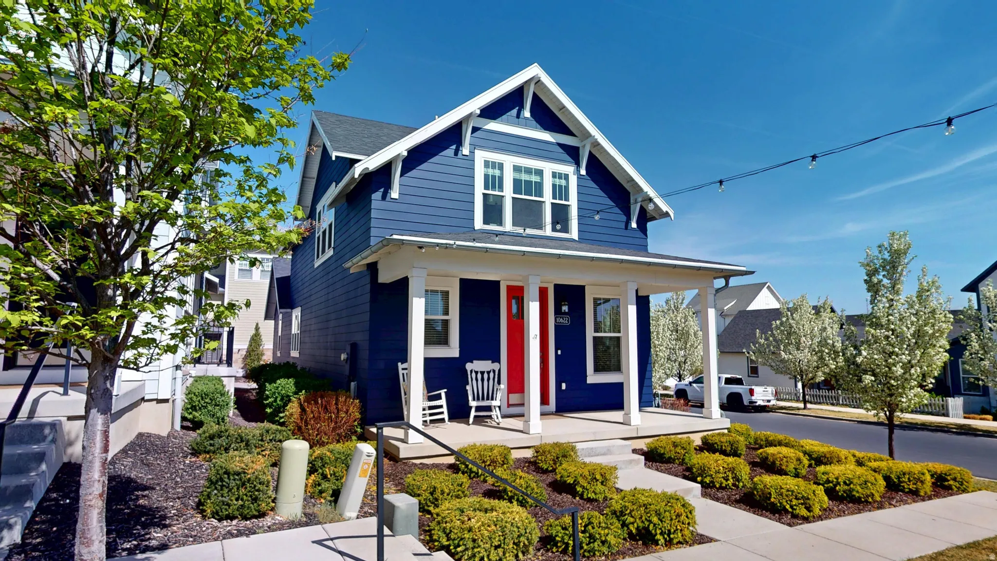 View of front of home featuring a porch