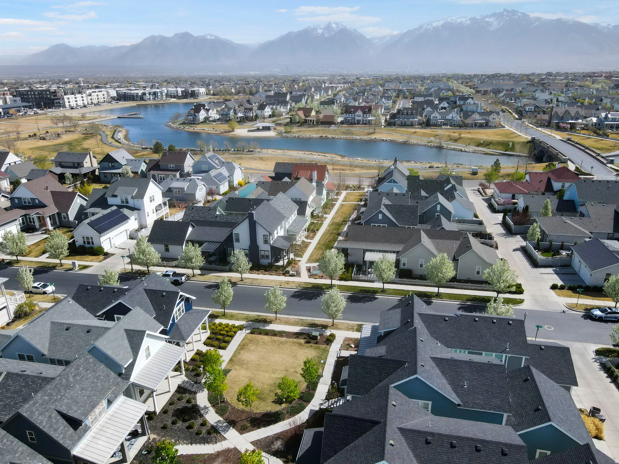 Aerial view showing proximity to the lake